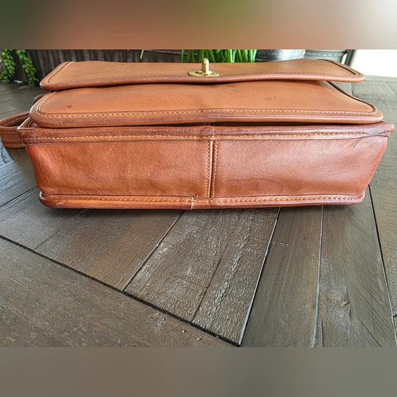 Vintage Coach Pocket Bag 9875-British Tan-Made In USA - Picture 13 of 15